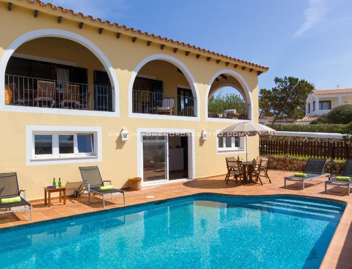 ESPECTACULAR CHALET CON PISCINA PRIVADA