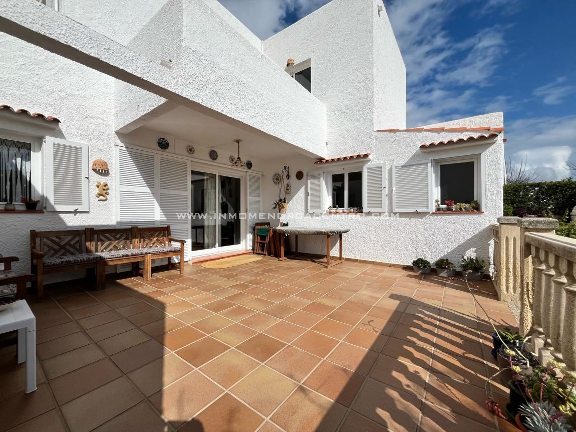 Adosado con jardin y terrazas|CIUTADELLA